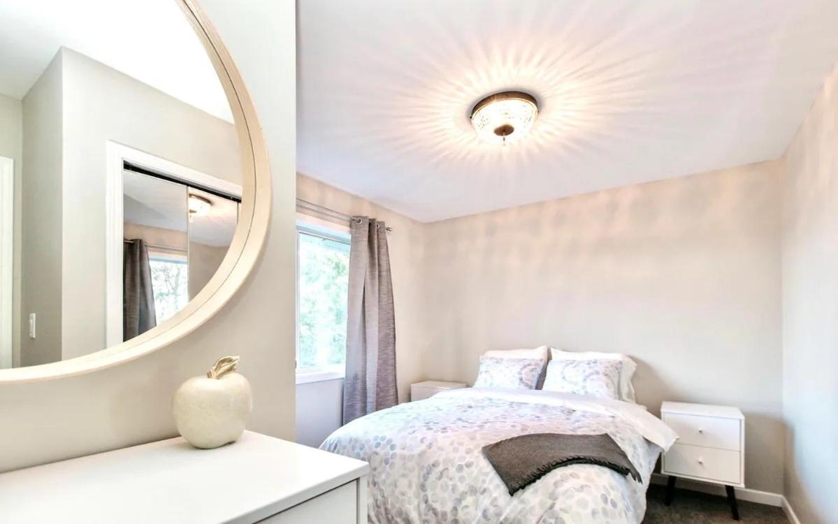 Stunning Home With Amazing Views Near The City Victoria Bagian luar foto