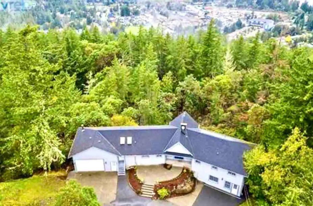 Stunning Home With Amazing Views Near The City Victoria Bagian luar foto