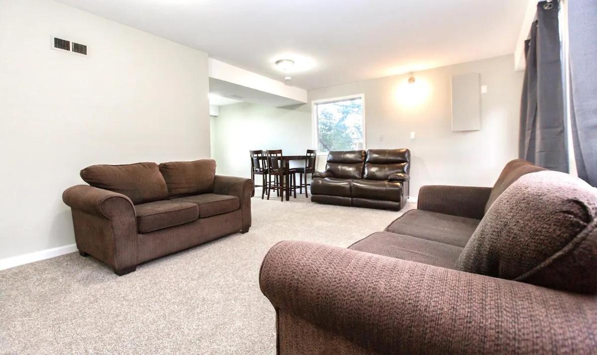 Stunning Home With Amazing Views Near The City Victoria Bagian luar foto